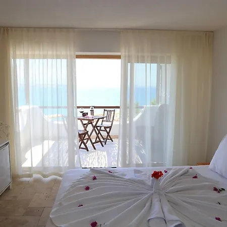 Ceshme Hotel