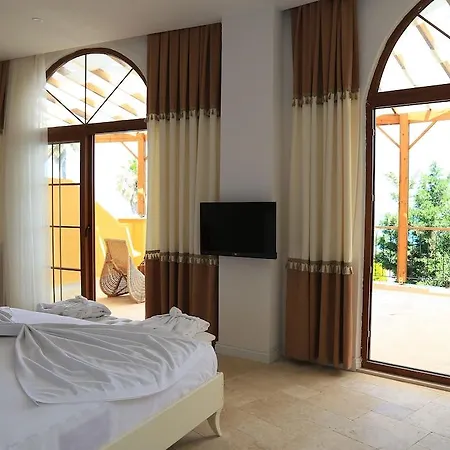 Hotel Ceshme 3*