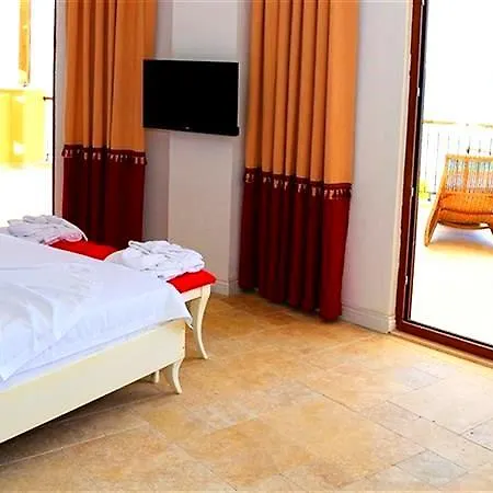 Hotel Ceshme 3*
