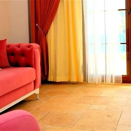 Hotel Ceshme 3*