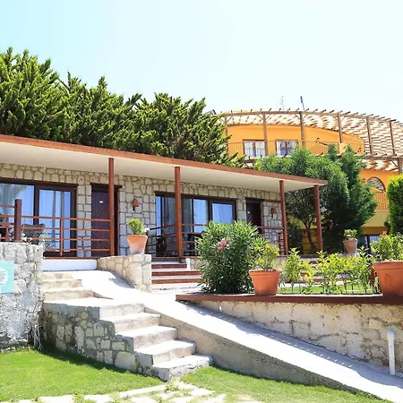 Hotel Ceshme 4*