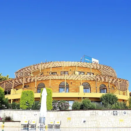 Ceshme Hotel