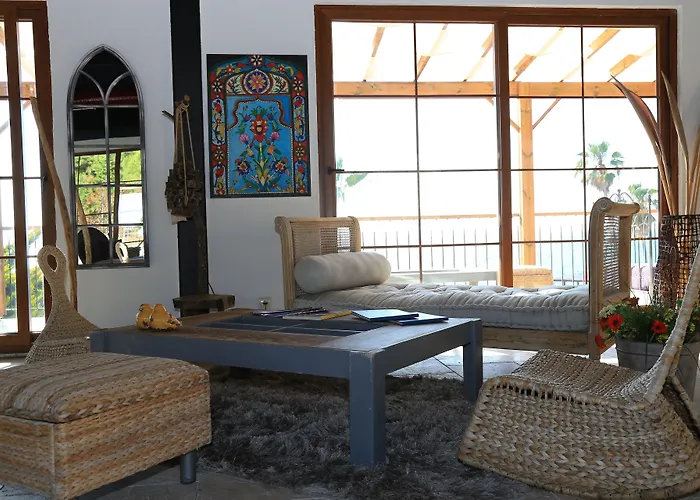 Ceshme Готель Чешме